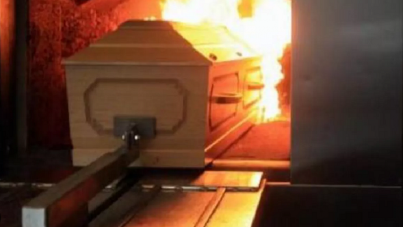  Încurcătură cu morți în Italia: Un medic este convins că un moldovean a fost incinerat din greșeală în locul mamei sale