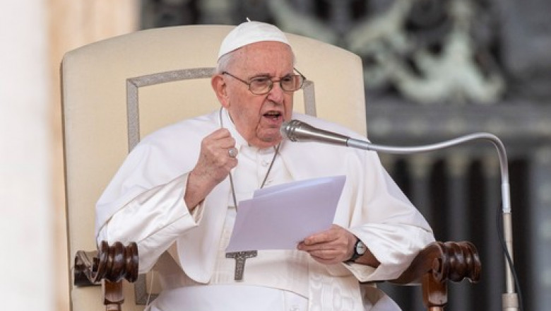  Papa Francisc va fi externat sâmbătă, anunță Vaticanul