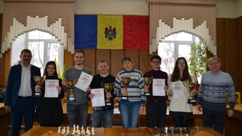  Republica Moldova are noi campioni: Alexandru Elețchih și Svetlana Petrenco au obținut rezultate impresionante la campionatul de șah rapid