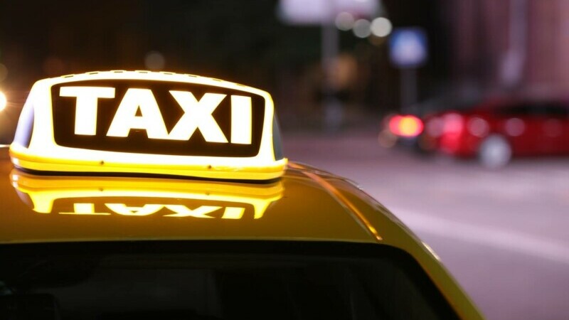  Un bărbat care a adormit într-un taxi a avut un șoc după ce a ajuns la destinație. „Prietene nu te mai plânge de mine”