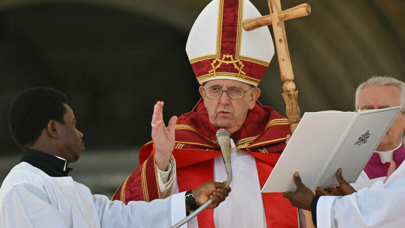  Papa Francisc acordă pentru prima dată dreptul de vot femeilor în cadrul reuniunii episcopilor