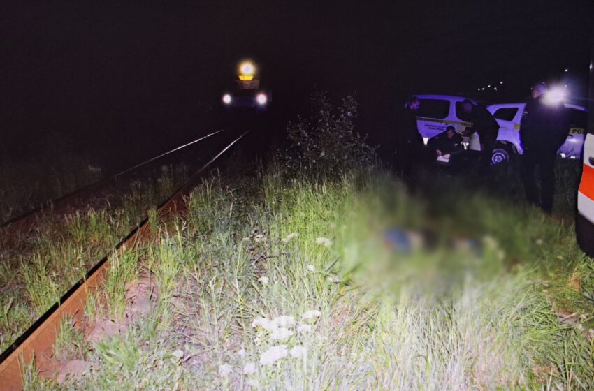  O femeie, lovită mortal de un tren, la Strășeni: Trecea neregulamentar calea ferată