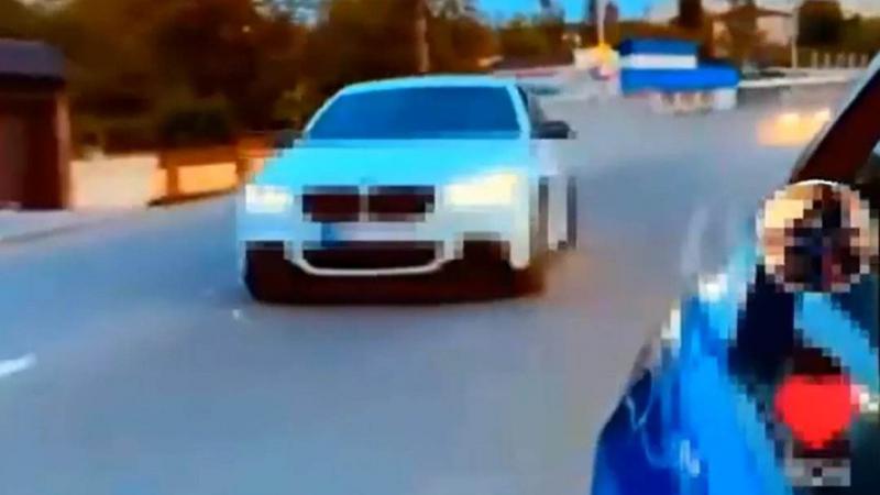  (VIDEO) Need for Speed la Orhei: Două BMW-uri s-au întrecut în manevre periculoase prin oraş. Unul dintre şoferi a primit „trofeul” de la poliţie