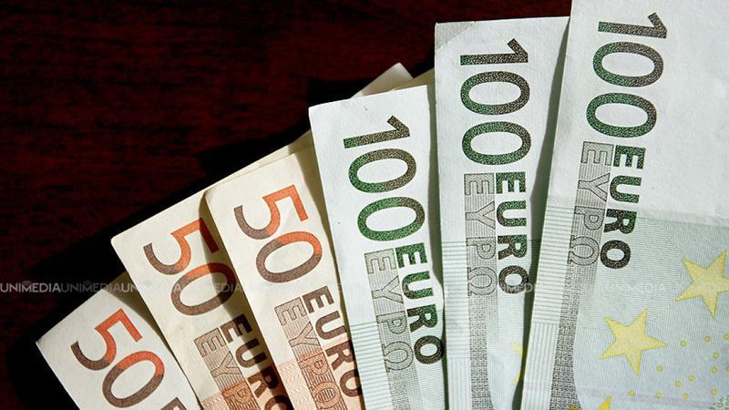  Ai euro? Mai ține-i la colțun. Moneda europeană își pierde valoarea în raport cu leul moldovenesc, astăzi