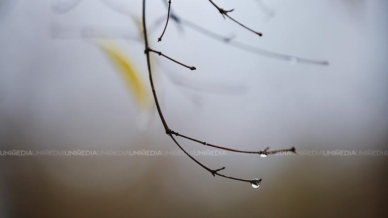  Înnorat și cu șanse de ploaie: Meteorologii prognozează temperaturi între minus zero și șase grade Celsius