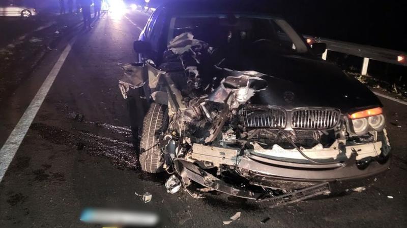  Tragedie la Telenești: Un BMW a intrat în căruța în care se afla un copil de 15 ani. În urma impactului minorul a decedat