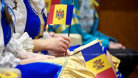  (VIDEO) „Roșu, galben și albastru, este-al nostru tricolor”. Ziua Drapelului de Stat al Republicii Moldova, marcată astăzi