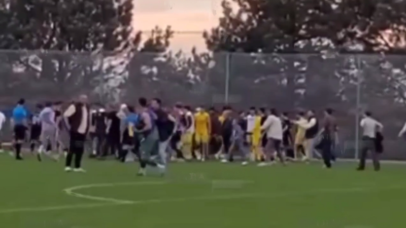  (VIDEO) Bătaie și altercații, în Campionatul de tineret al Moldovei: Juniorii de la Sheriff și Dacia Buiucani s-au luat la pumni direct pe stadion