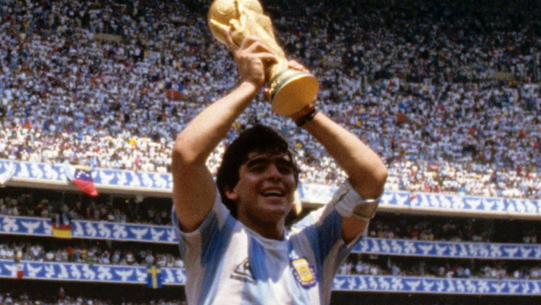  Moştenitorii lui Maradona nu au reușit să oprească licitația pentru Balonul de Aur furat de la tatăl lor