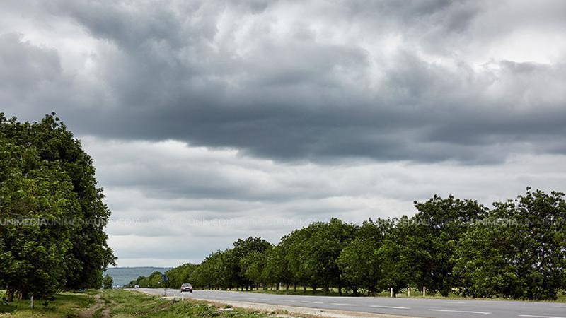  Zi înnorată și răcoroasă: Meteorologii anunță temperaturi sub cincisprezece grade până la mijlocul dimineții