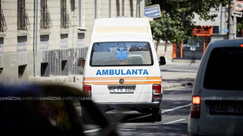Clipe dramatice la o terasă din Fălești: Un bărbat