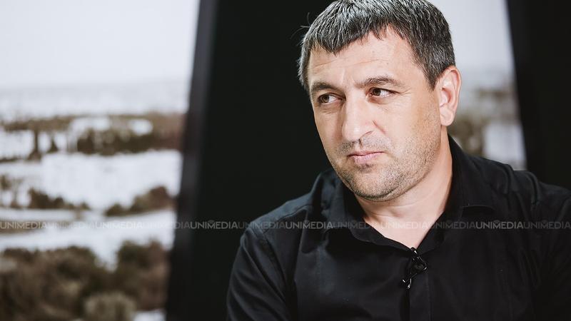 (stop cadru) Carp, despre polițiștii acuzați de protecția traficanților de droguri: „Și de la unii deputați miroase nu doar a fum”