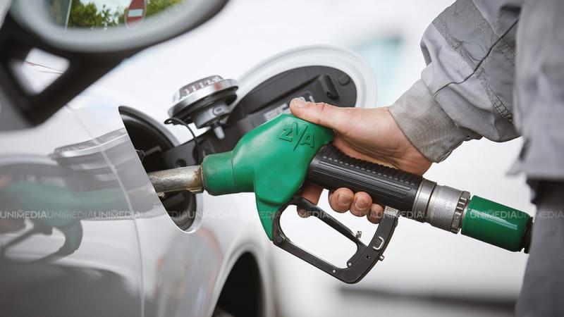 Prețul motorinei crește cu încă 5 bani: Cât vor achita șoferii în weekend pentru un litru de benzină
