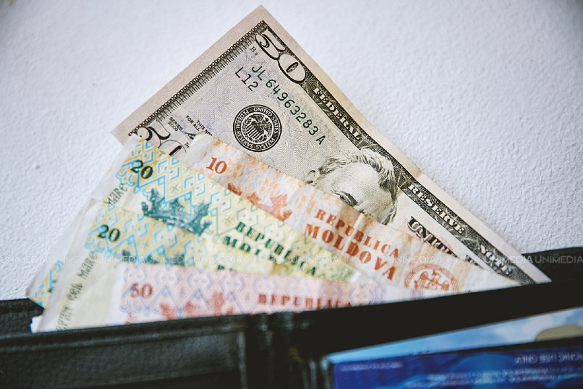 Toate valutele străine se depreciază în raport cu leul moldovenesc: Cursul valutar afișat de BNM pentru weekend
