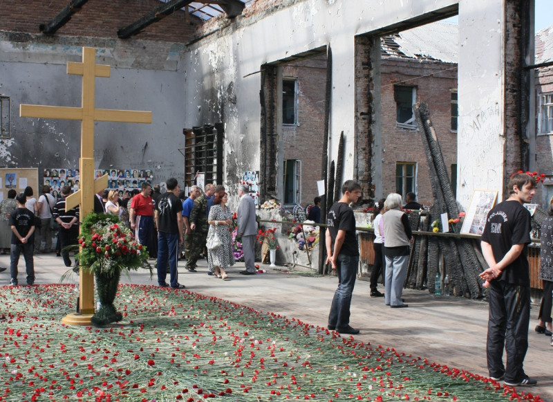 Дети беслана 1 сентября 2004. Какая годовщина беслана. Какая годовщина беслана. Как сейчас выглядит школа в беслане. Какая годовщина беслана.