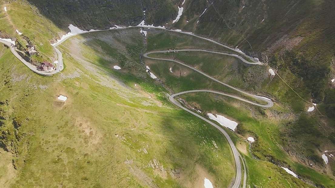 foto Circulaţia pe Transfăgărăşan redeschisă cu o lună mai devreme decât se preconiza Despre