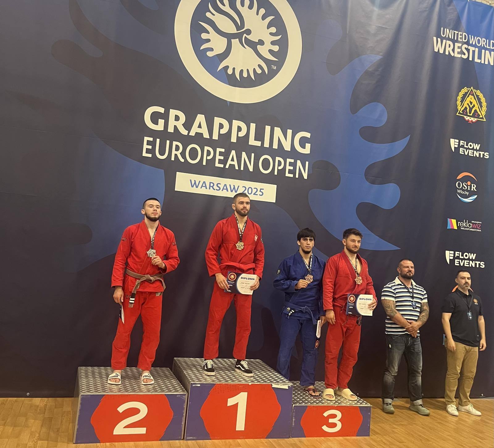 e182467b9a9d870bfd5946e5b2d6b021a0cf1f2785e1556f5da3545ccb02a2f7