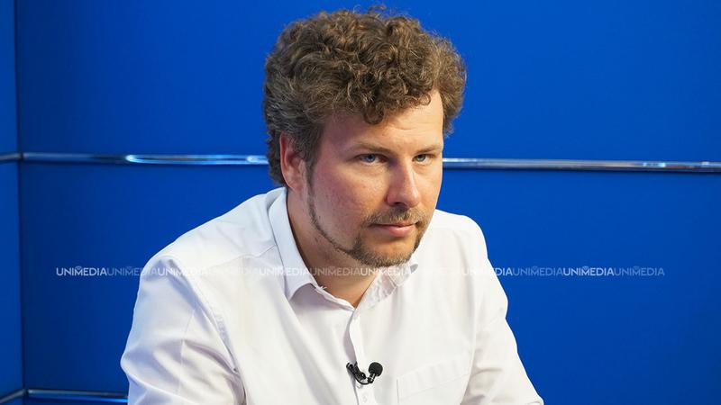 (stop cadru) „Cât ar trebui să fie amenzile pentru cei care vând tezele?” Perciun: Las' să fie și 100 mii euro