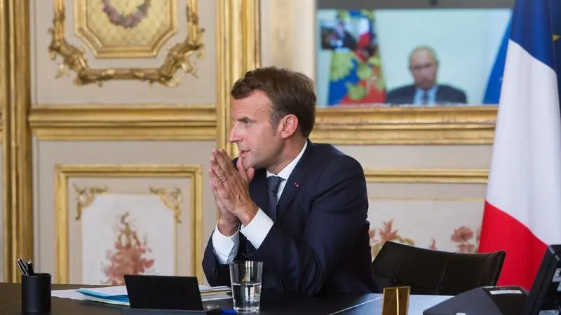 Rusia îl acuză pe Emmanuel Macron că a întrecut măsura când l-a numit pe Putin „căpcăun”