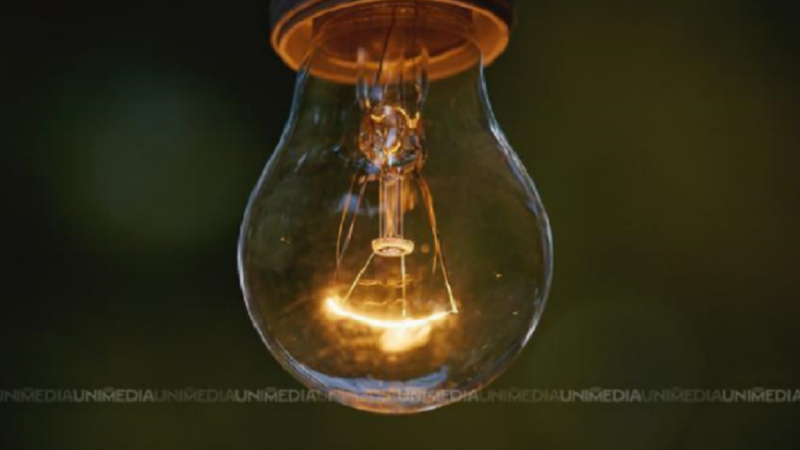 Deconectări de lumină în prima zi de toamnă: Lista adreselor din țară care nu vor avea mâine curent electric