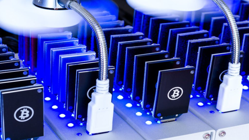 Contrabandă de milioane cu aparate Bitcoin: Directorul unei companii din Moldova, condamnat cu suspendare și obligat să achite o amendă usturătoare