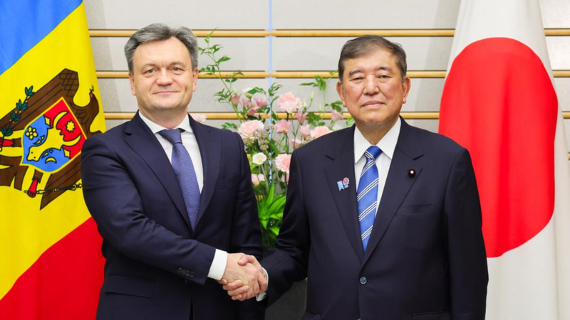(foto) Prim-ministrul Dorin Recean, întrevedere cu premierul nipon, Shigeru Ishiba, în Japonia: Despre ce au discutat oficialii