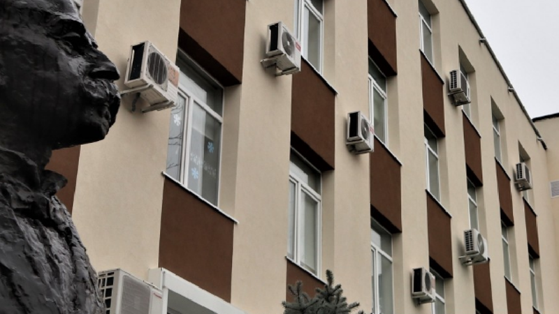 Incendiu la un liceu din centrul capitalei, cu o zi înainte de începutul anului școlar: Au intervenit pompierii
