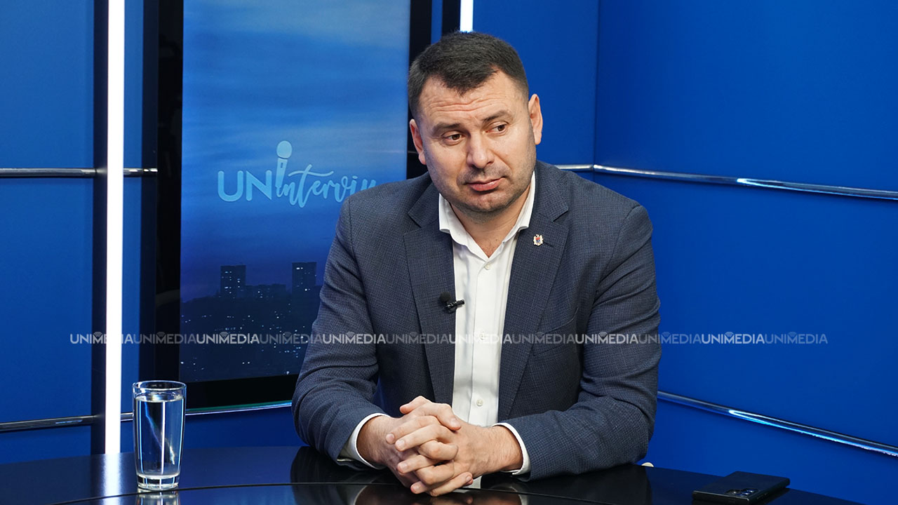(foto) La braț cu soția, la ai săi 45 de ani. Ce fotografie a publicat Vasile Costiuc, de ziua sa: „Mulțumesc lui Dumnezeu...”