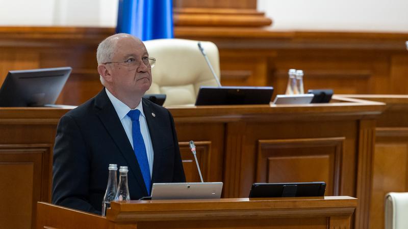 (stop cadru) Premierul, în Parlament: „Când am plecat din Guvern, ultimul lucru pe care l-am făcut - am stins lumina”