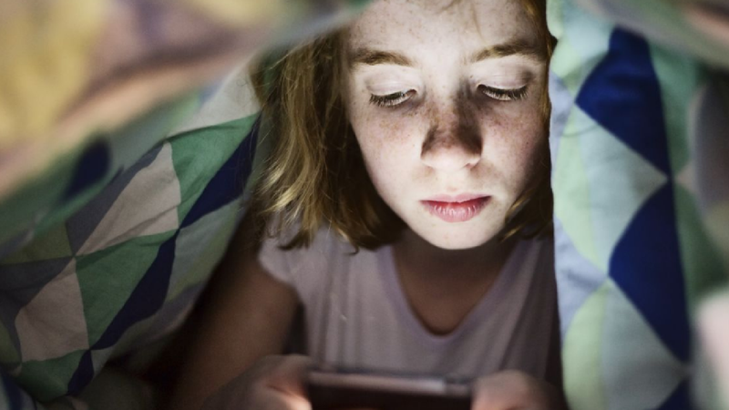 Țara din Europa care va testa limitarea accesului adolescenților pe social media. Unele aplicații vor fi blocate