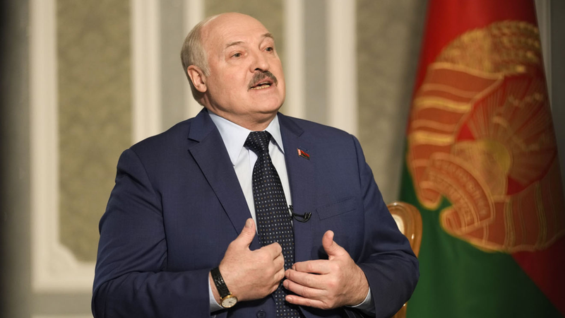 Lukașenko i-a oferit lui Kim Jong Un bezele și o pușcă de asalt VSK: „În cazul în care apar dușmani”