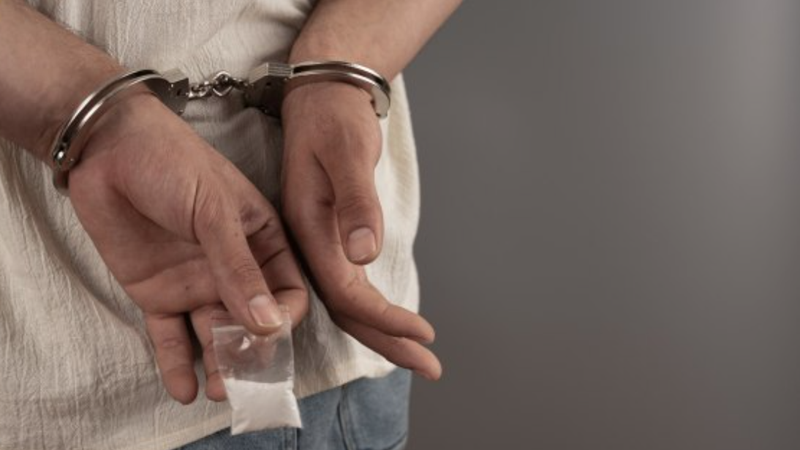 Razii antidrog în toată țara: Zeci de persoane, prinse drogate în ultimele 24 de ore. Una dintre acestea, la volanul unui Mercedes, la Soroca