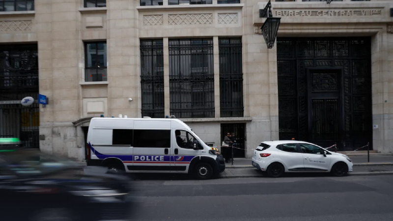 Atentat terorist dejucat la Paris: Autorul, imobilizat chiar înainte să declanșeze explozia