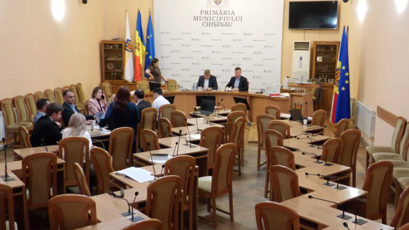 (video) Consilierii MAN și PSRM „au uitat” să revină la CMC după pauză. Șova: „Avem nu numai lipsă de cvorum, dar și de respect”