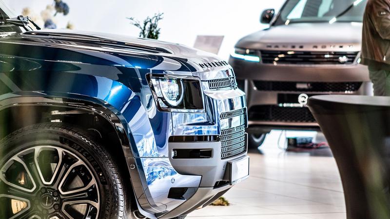 Estetica puterii și a formei Land Rover: Defender OCTA și Range Rover Sport SV