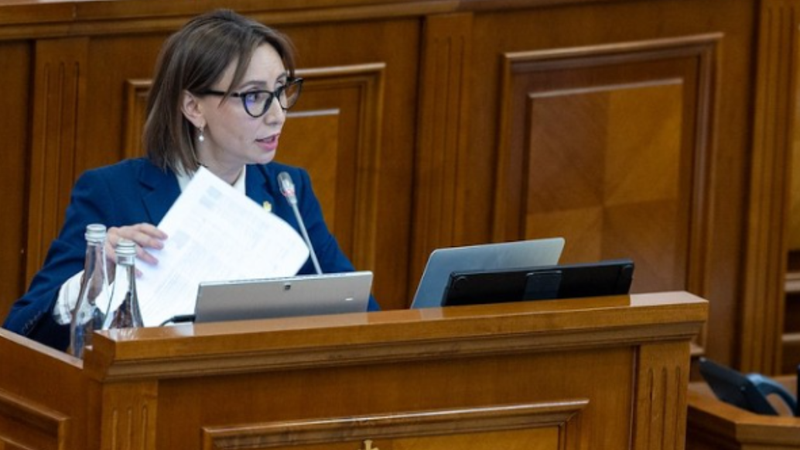 (video) Datoriile părinților care nu vor să plătească pensia alimentară se ridică la aproape 1 miliard de lei: Unii copii nu primesc ajutor de peste 10 ani