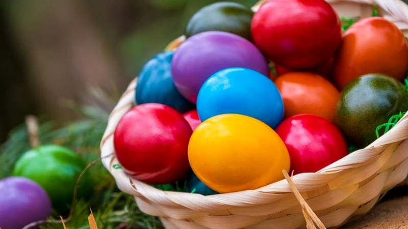 Ce conține vopseaua de ouă și cât de periculoasă este în realitate. Alternative naturale