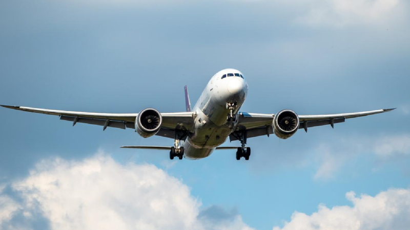 O companie aeriană din Europa anulează 1.000 de zboruri în aprilie: Cât de gravă este criza kerosenului din aeroporturi