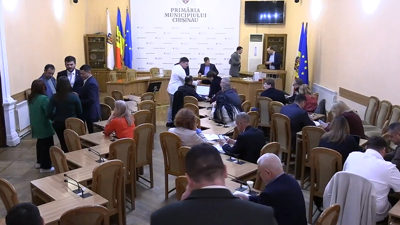 (live) CMC,în ședință. Pîntea, după ce Odințov a propus conferirea titlului de cetățean de onoare al mun. Chișinău unui veteran: Noi toți avem merite