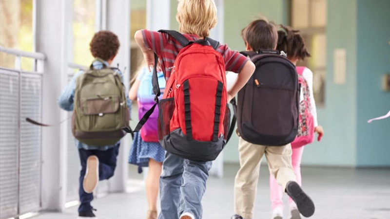 Start vacanței de primăvară: Poliția publică reguli importante pentru siguranța copiilor acasă, pe stradă și online