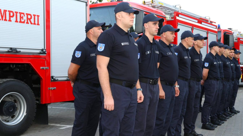 Fără incidente în biserici și mănăstiri, în Noaptea Învierii: Pompierii au fost chemați în alte 67 de misiuni