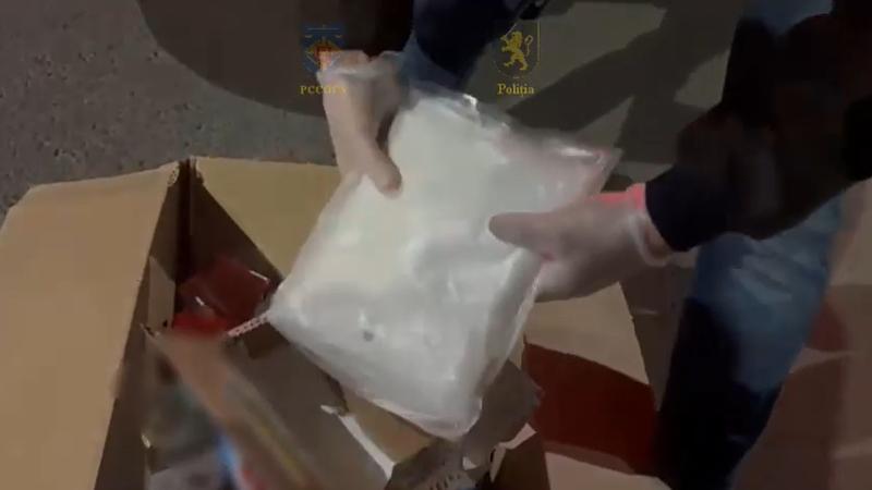 (video) A expediat în Moldova un colet plin cu droguri din Polonia și a fost reținut când a venit să-l ridice: Unde a ascuns narcoticele suspectul de 24 de ani
