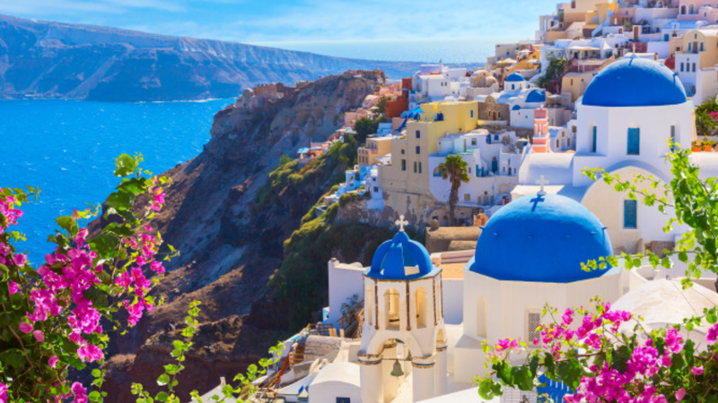 Restricții pentru femei impuse din această vară în Grecia. Reguli noi, cu amenzi de până la 3.000 de euro