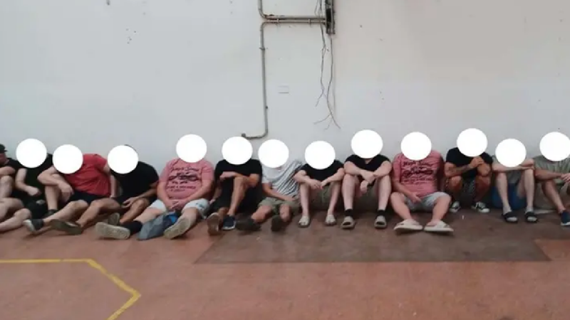 Peste 20 de moldoveni și ucraineni, ținuți sclavi la o fabrică clandestină de țigări din Italia: Persoanele dormeau în hale și nu aveau voie să iasă de pe teritoriu