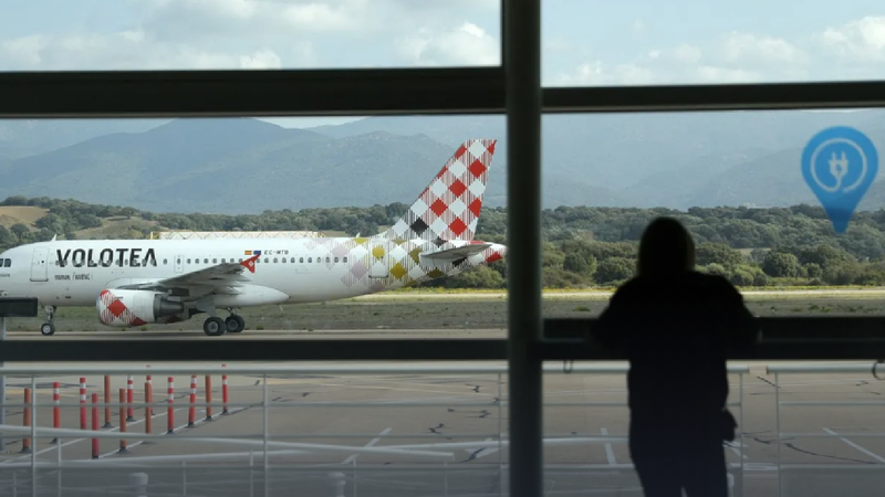 Compania aeriană low-cost care introduce un cost suplimentar după scumpirea kerosenului: Îl vor plăti și cei care și-au cumpărat deja bilet