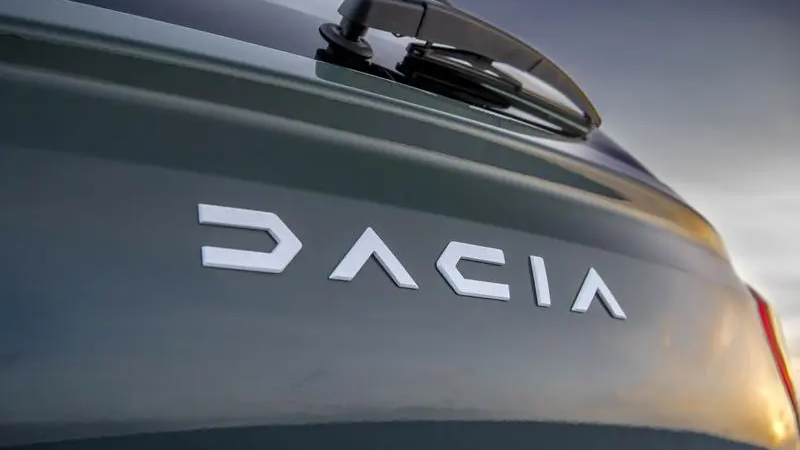 (galerie foto) Cum arată și cât costă noua Dacia electrică: Modelul fabricat în Europa care vrea să bată China la preț