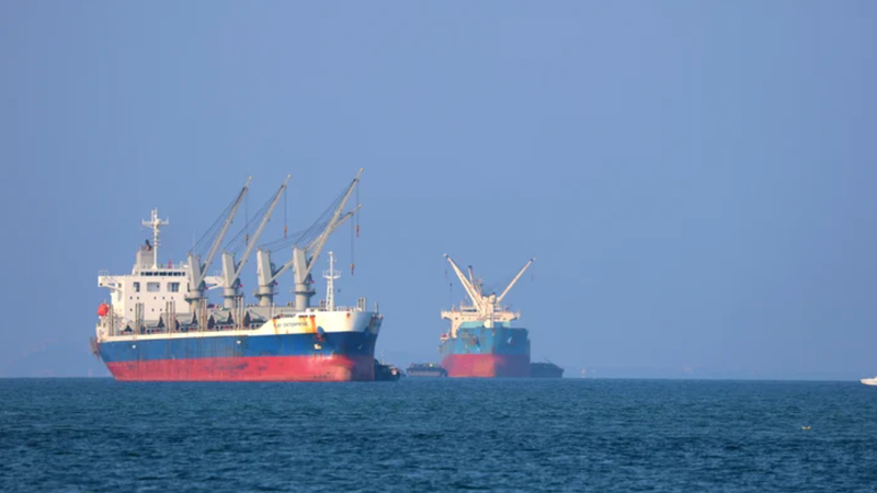 Iranul amenință că va închide Strâmtoarea Ormuz dacă SUA își continuă blocada navală: „Depinde și de armistițiul din Liban”