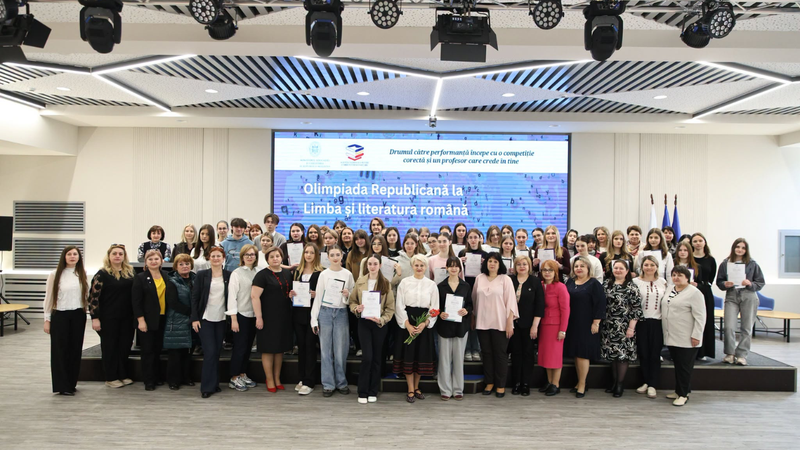 Perseverența și munca tinerilor, răsplătită: 40 de elevi, premiați la Olimpiada Republicană la Limba și literatura română pentru minoritățile naționale