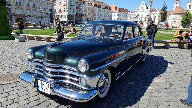 (galerie foto/video) Mașini de colecție spectaculoase la Retroparada din Timișoara. De la Chrysler New Yorker până la vehicule din anii `90