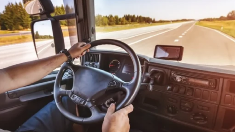 Taxă de drum pentru camioane din vara lui 2026: Statul din Europa unde șoferii vor plăti în funcție de kilometrii parcurși